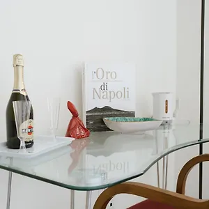 https://al-centro-di-napoli.hotels-amalfi.com